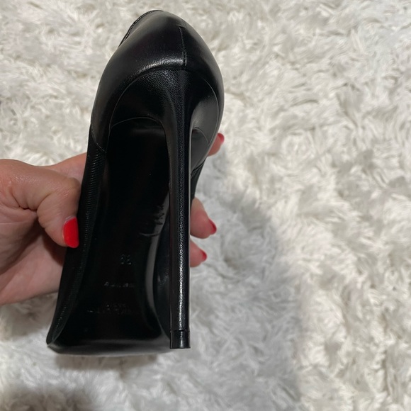 Saint Laurent Anja Mesh Pointed Toe Pump size 39, lightly worn - Picture 6 of 16